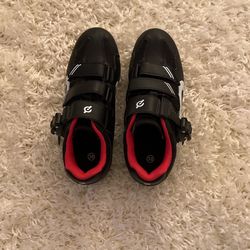 Women’s Peloton bike Workout shoes Clip In sz 7 - 7.5 (38)