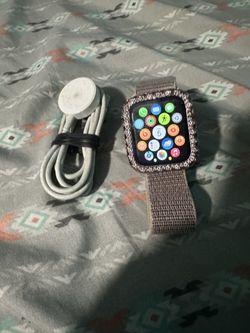 Apple Watch SE 40mm GPS + Cellular 
