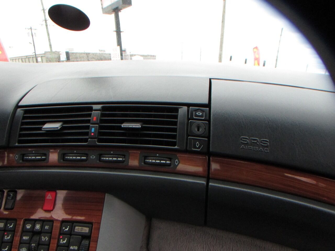1992 Mercedes-Benz 400-Class