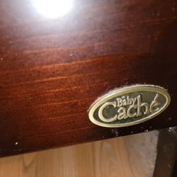 Baby crib  ( cache')