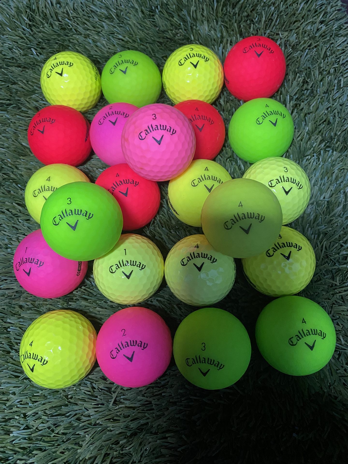 23 Colored Callaways Golf ⛳️ Balls 