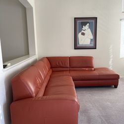 ItalSofa Leather Excellent Condition!