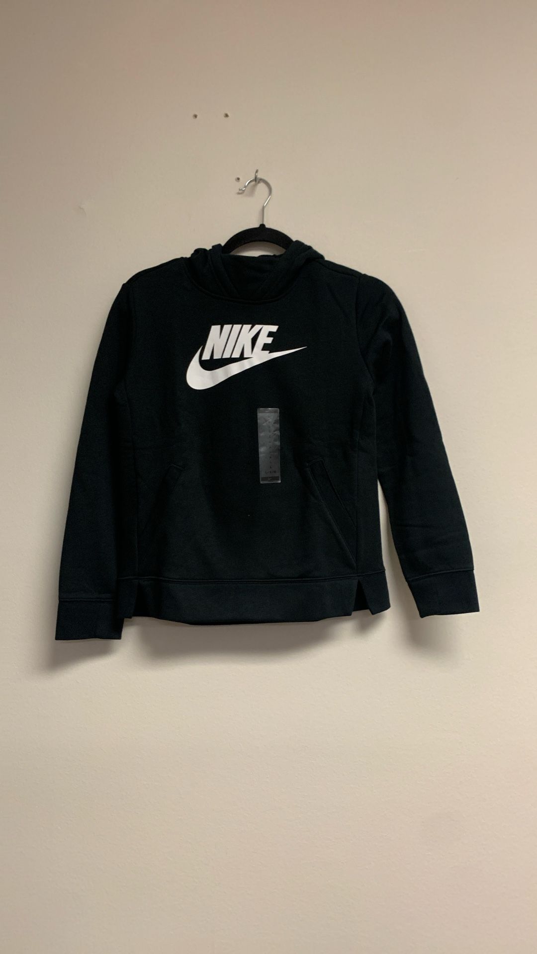 Nike Girls NSW Pullover. Sz L Black. Ez