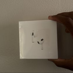 BRAND NEW AIRPODS 3RD GENERATION 70$