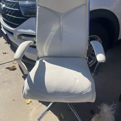 White Office Chair On Wheels 