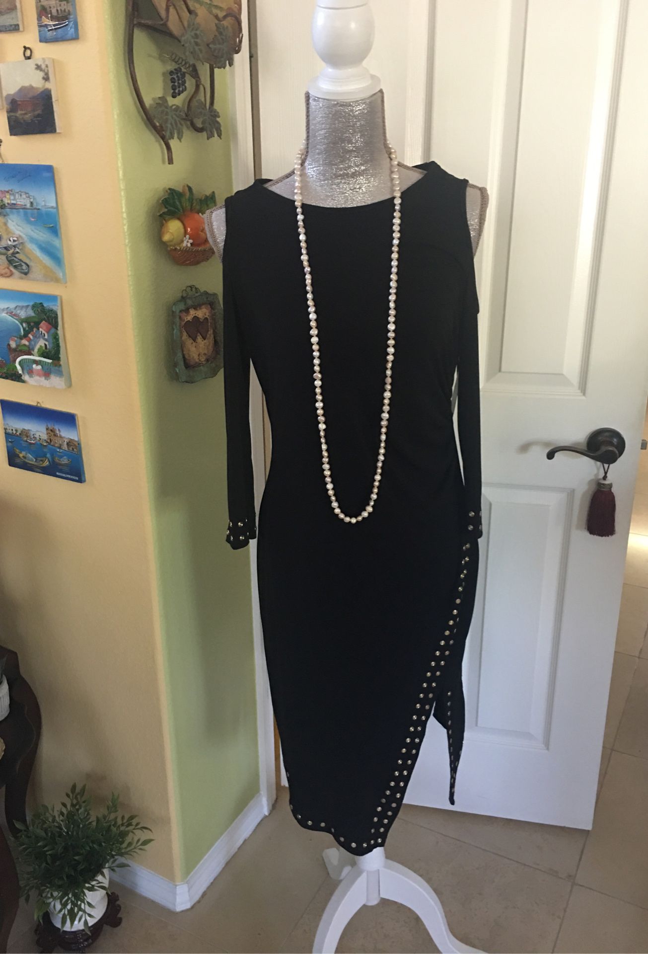 SPENSE BEATIFULL LITTLE BLACK DRESS NEVER WORE WHIT TAGS