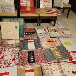 STORE CLOSE OUT! BULK LOT 140 SETS - 900 PC LUXURY HOLIDAY CHRISTMAS BOX SETS