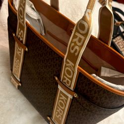 MK PURSE Authentic