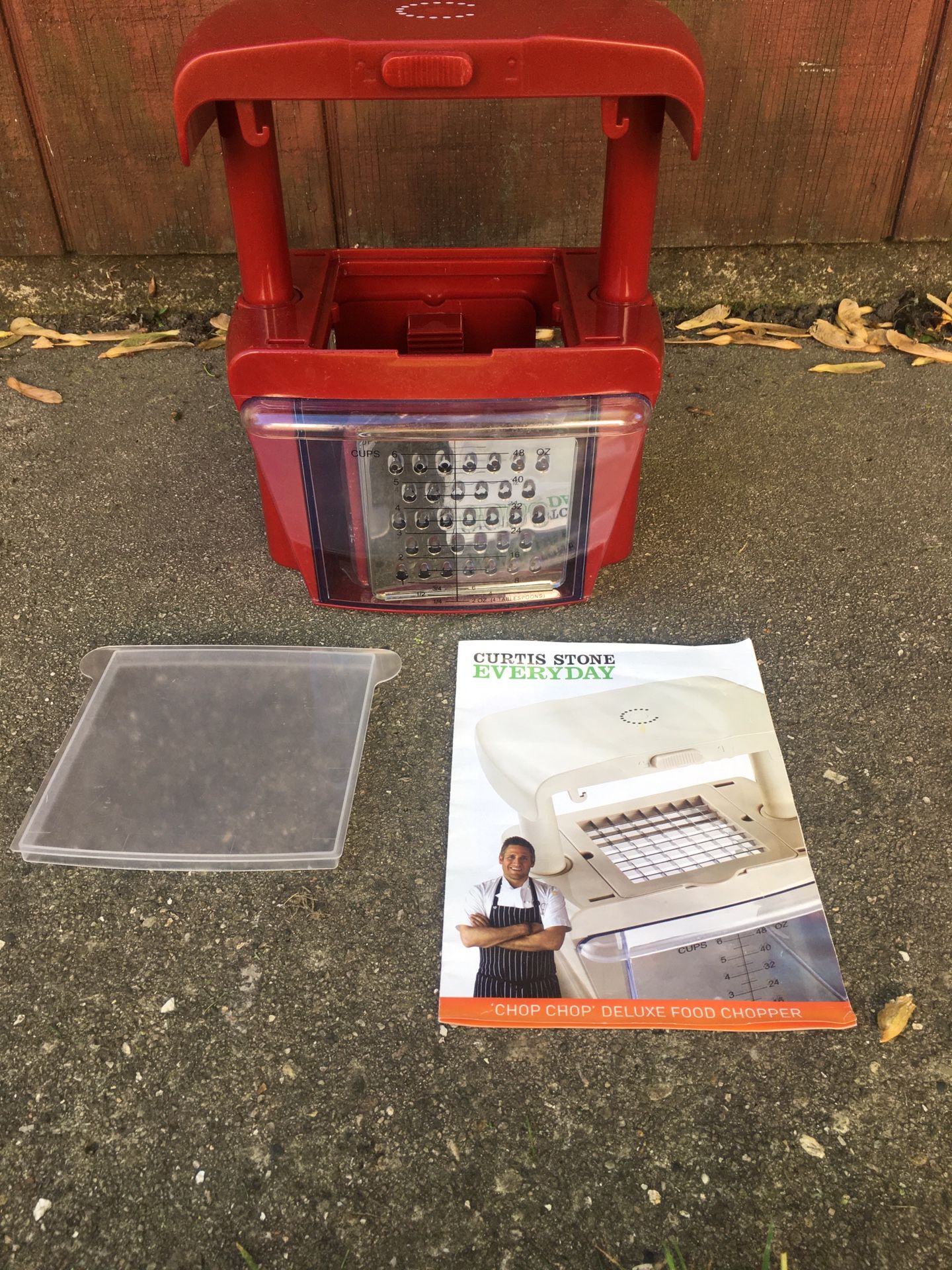 Curtis Stone everyday chop chop deluxe food chopper. for Sale in