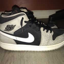 Jordan 1 Mid Size 12