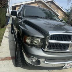04 DOGE RAM 1500 4x4  4dooers 4.7Lt