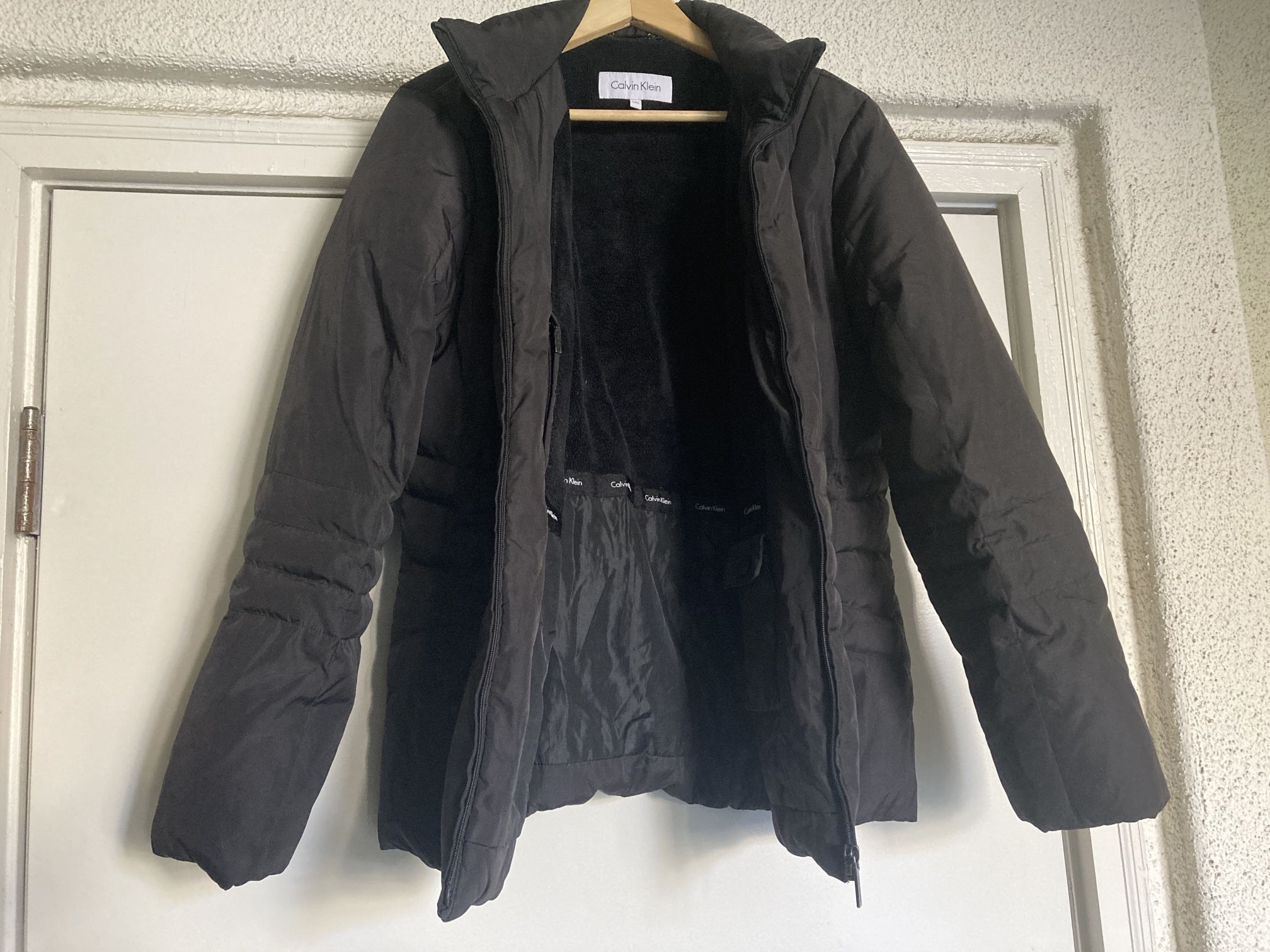 CALVIN KLIEN PUFFER JACKET SIZE LARGE $25.00