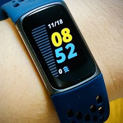 *Like-New!* Fitbit Charge 5 in Excellent Condition!
