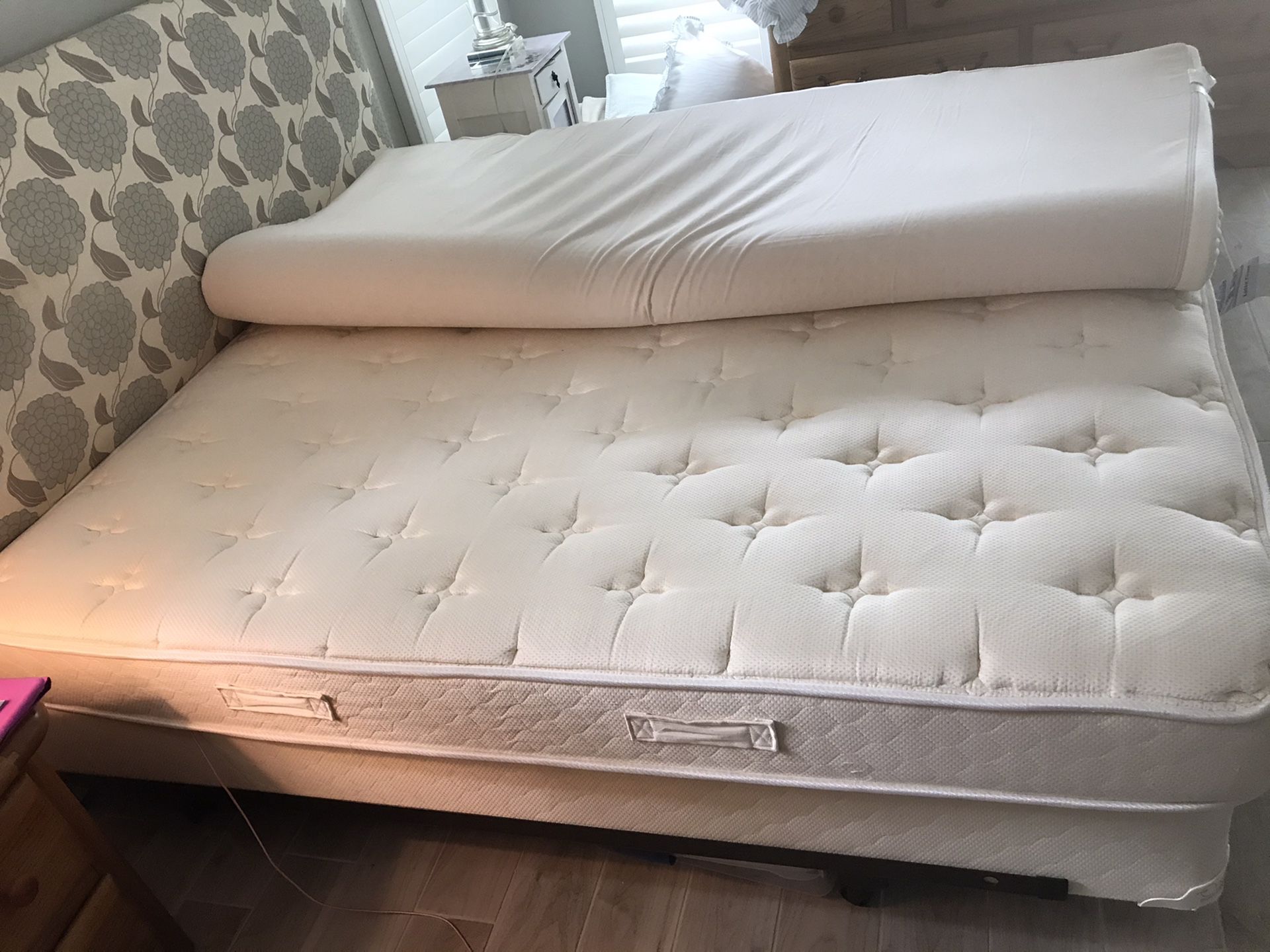 Latex luxury mattress set king in CLEARWATER