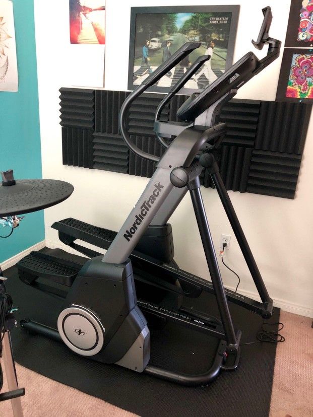 NordicTrack Freestride Trainer Fs7i Elliptical