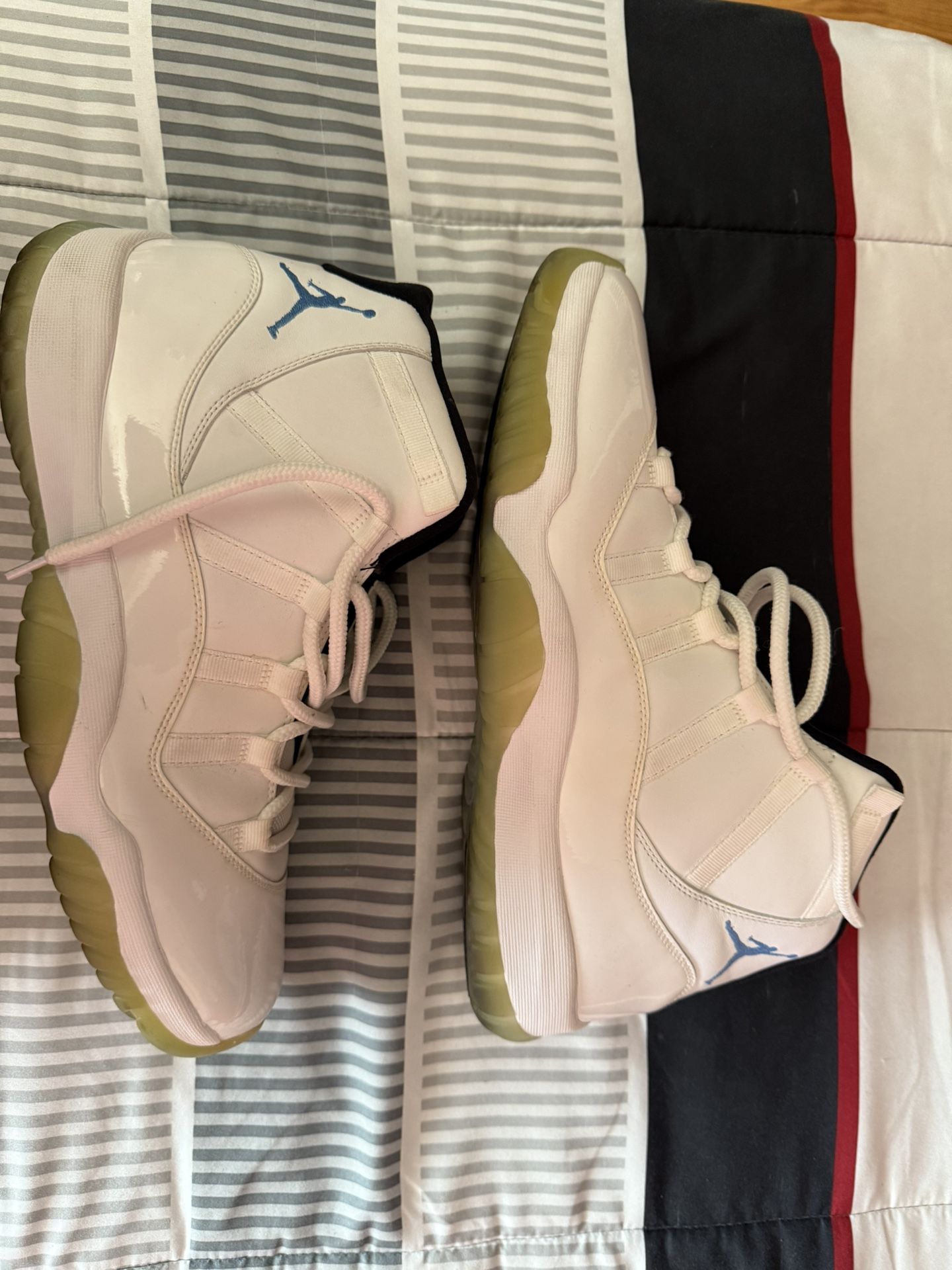 Jordan 11 Columbia