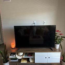 48” TV