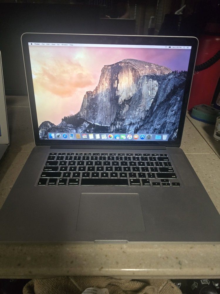 Macbook Pro 2015 ,MacBook Air 2015 ,iPad Air 2 And IPad 5th Gen