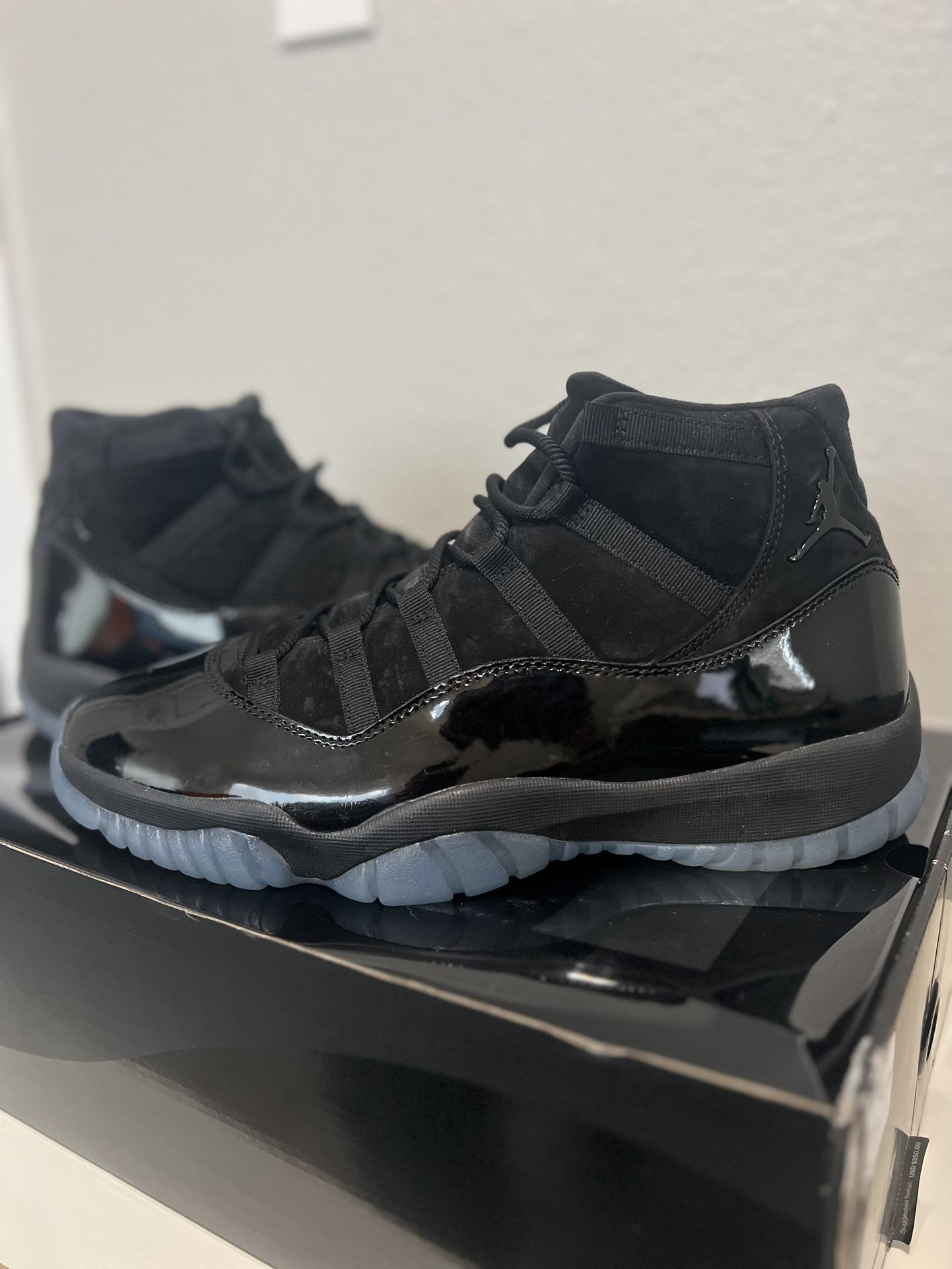 Air Jordan 11 Retro Cap And Gown