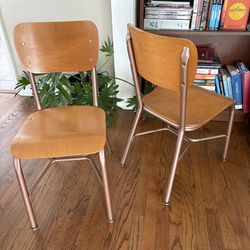 2 VINTAGE CHAIRS