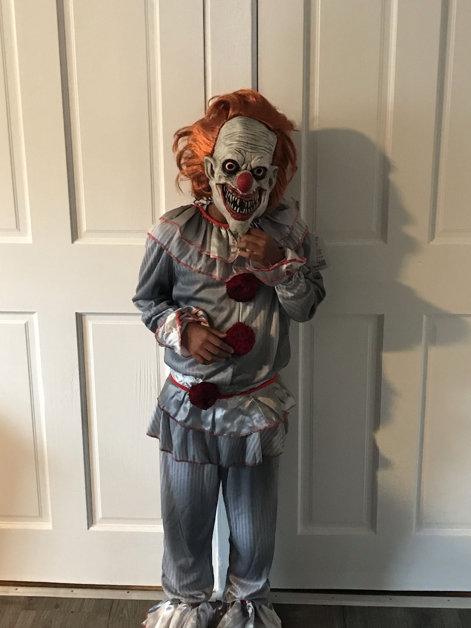Halloween Pennywise costume (8/10) youth