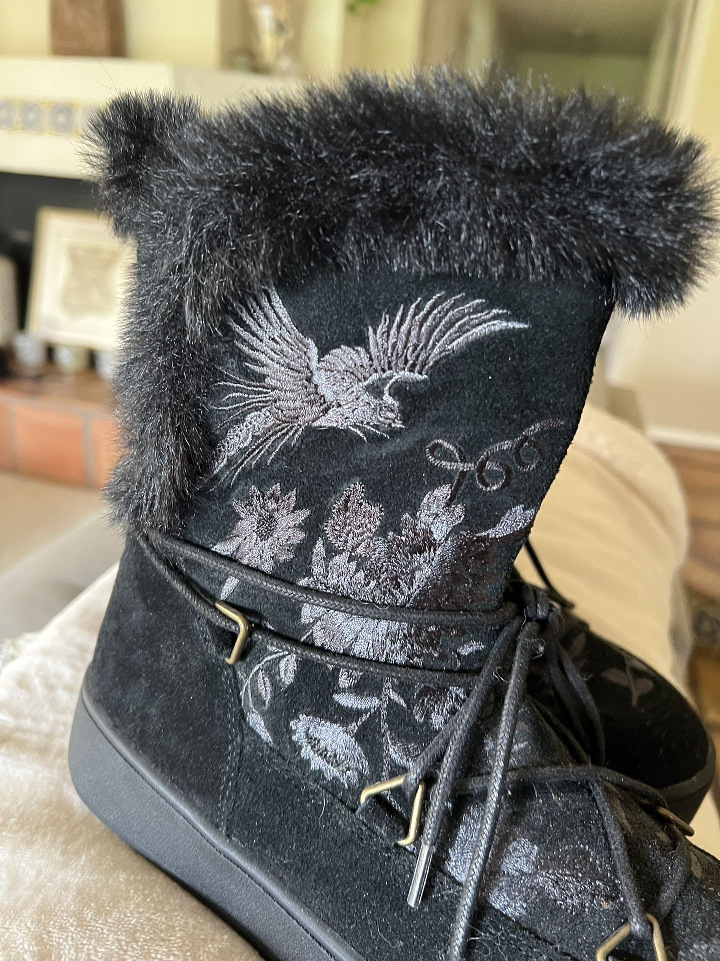 Johnny Was Women’s Moon Boots – Size 8 – Brand New