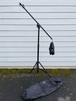Manfrotto 420 Black Anodized Boom Stand With Sand Bag (A1G011751)