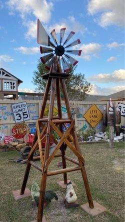 Wooden wind spinner