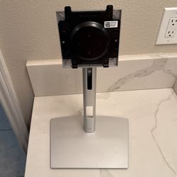 New Dell adjustable height monitor stand
