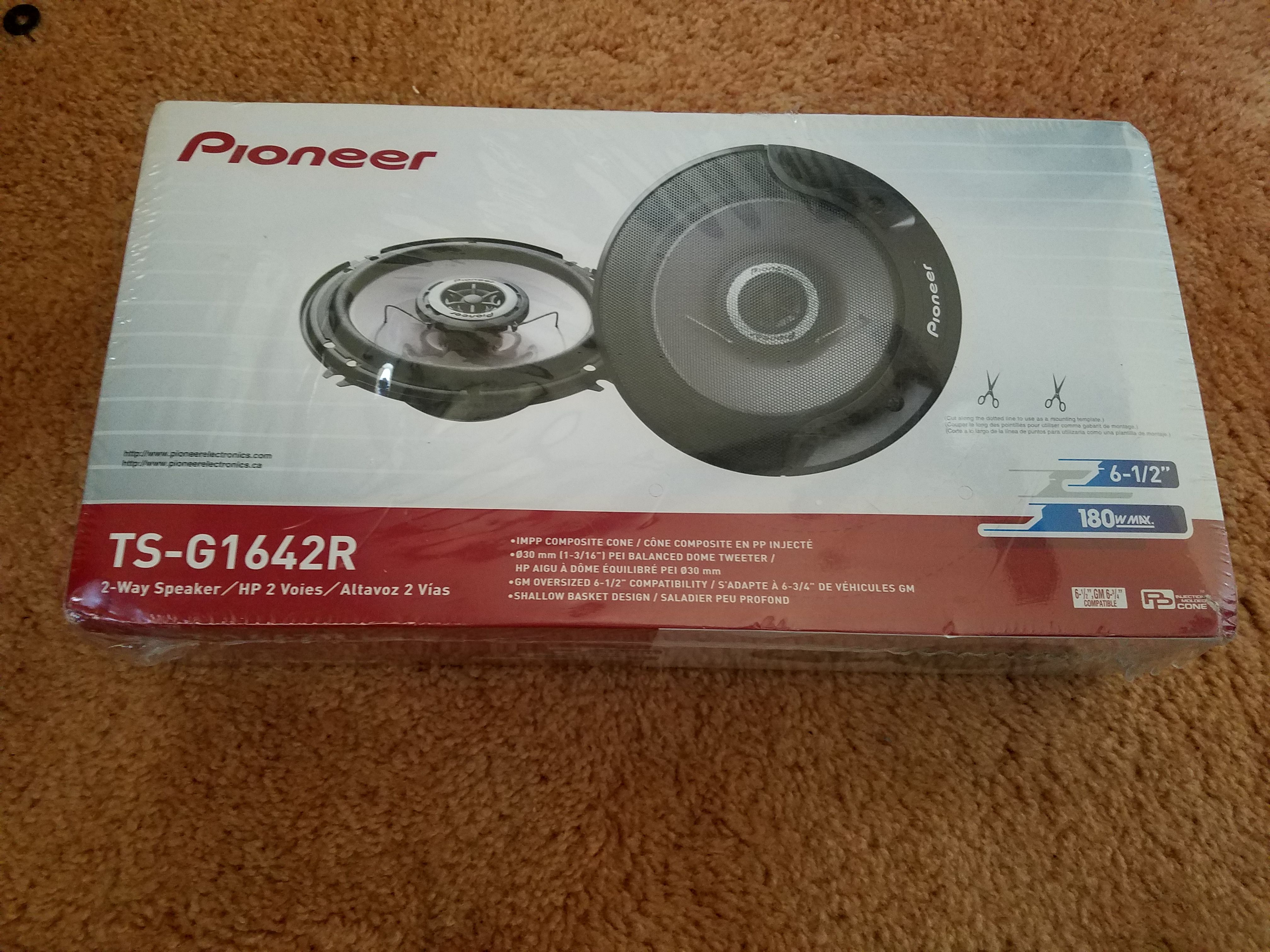 Pioneer stereo speakers