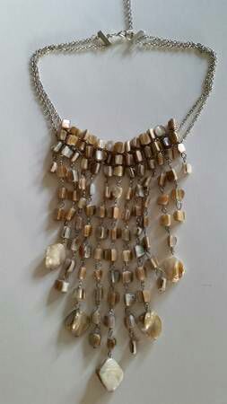 Shell choker necklace