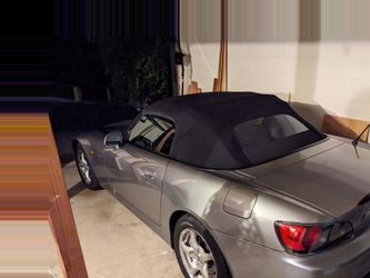 Convertible top with glass window for a S2000 Honda