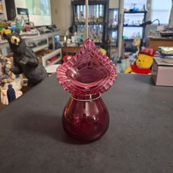 Fenton Cranberry "Jack In The Pulpit" Hand Blown Art Glass Vase, Ruffled Top W/White Spiral Ribbon Around Body 6.75"H