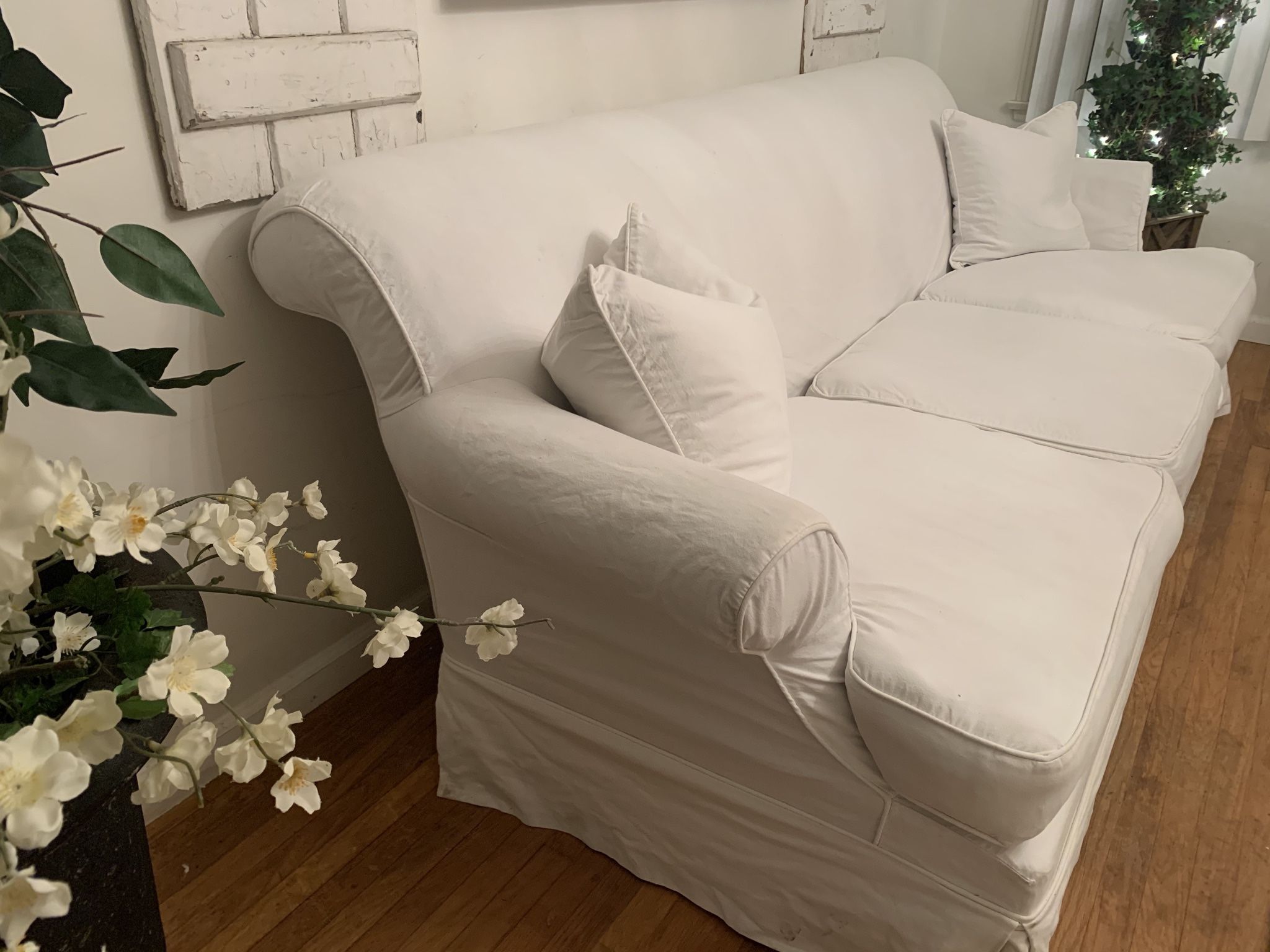 Pottery Barn Denim White Slipcover Sofa for Sale in Los Angeles, CA