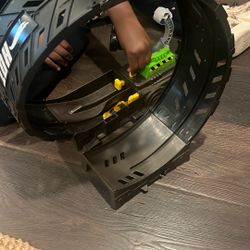 Hot Wheels Launcher And Cars