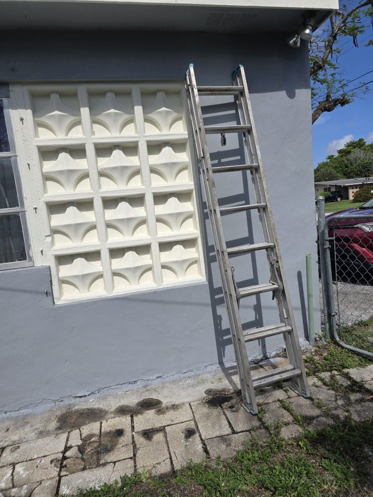Aluminum Extensio. Ladder
