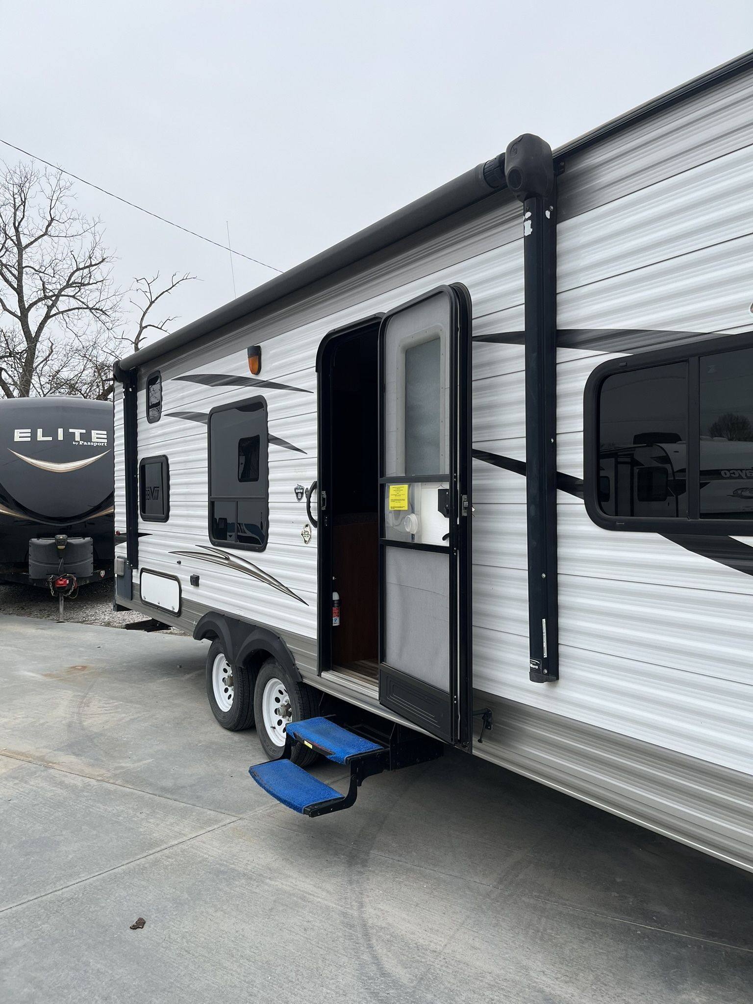 2017 JAYFLIGHT SLX 264 Travel Trailer