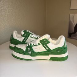 Shoe for man