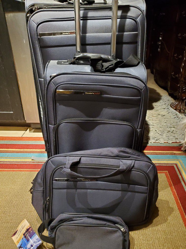 4 Piece Travelers Choice Luggage Set
