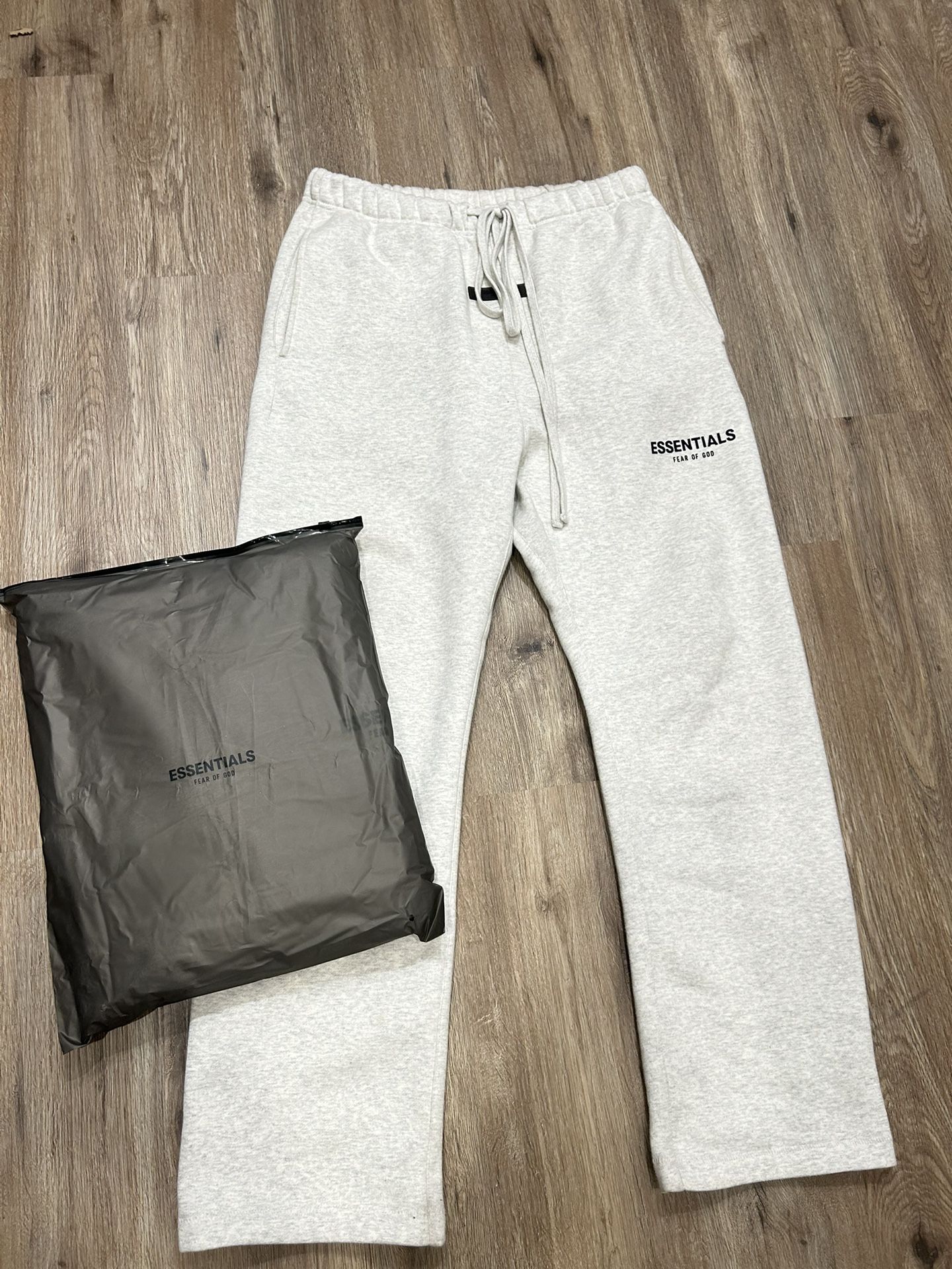 ESSENTIALS LIGHT OATMEAL SWEATS