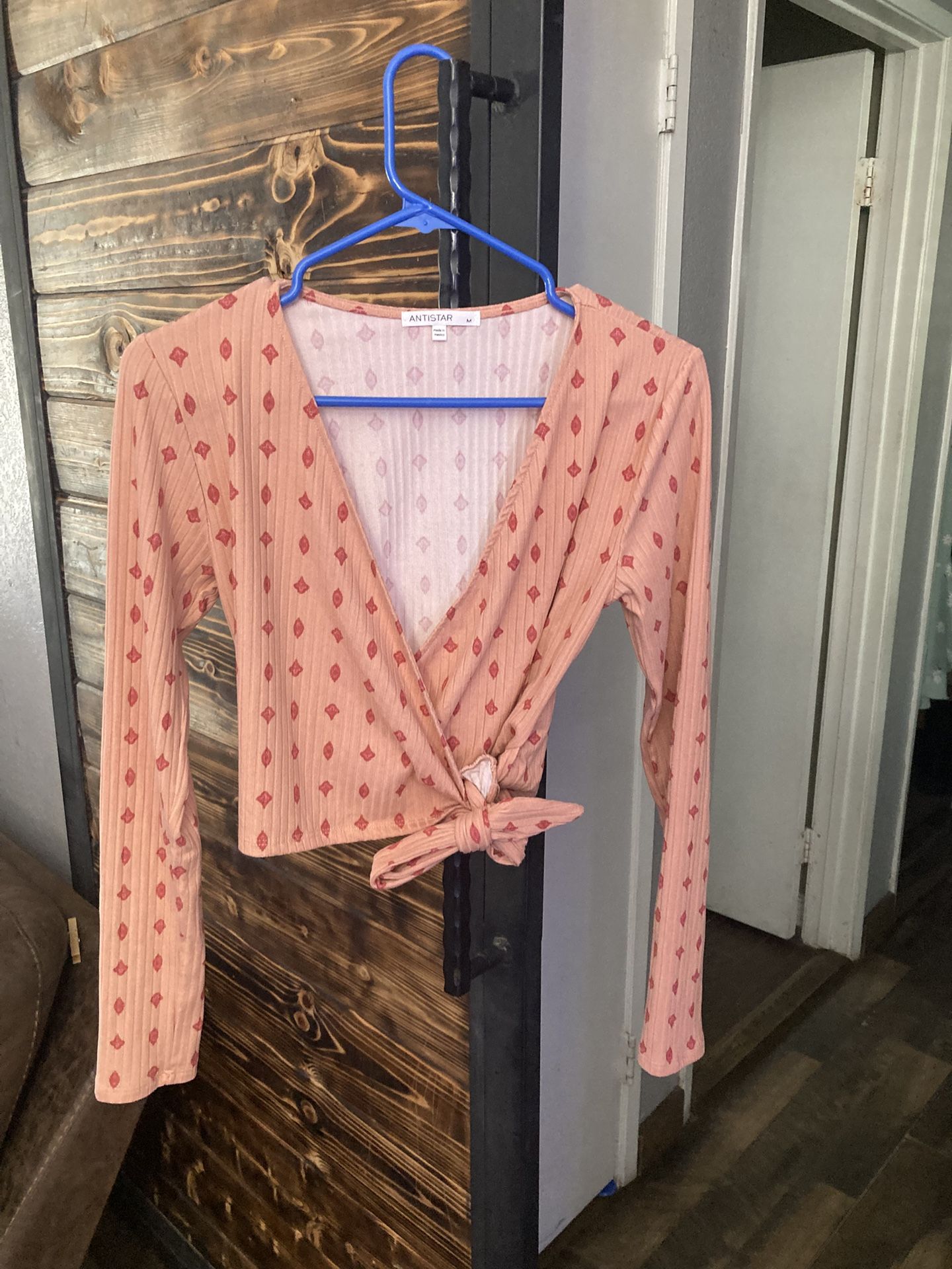 Woman’s Crop Top Size Medium