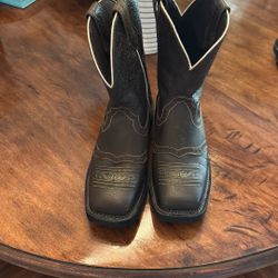 Justin Boots Size 10B Pretty Much New 