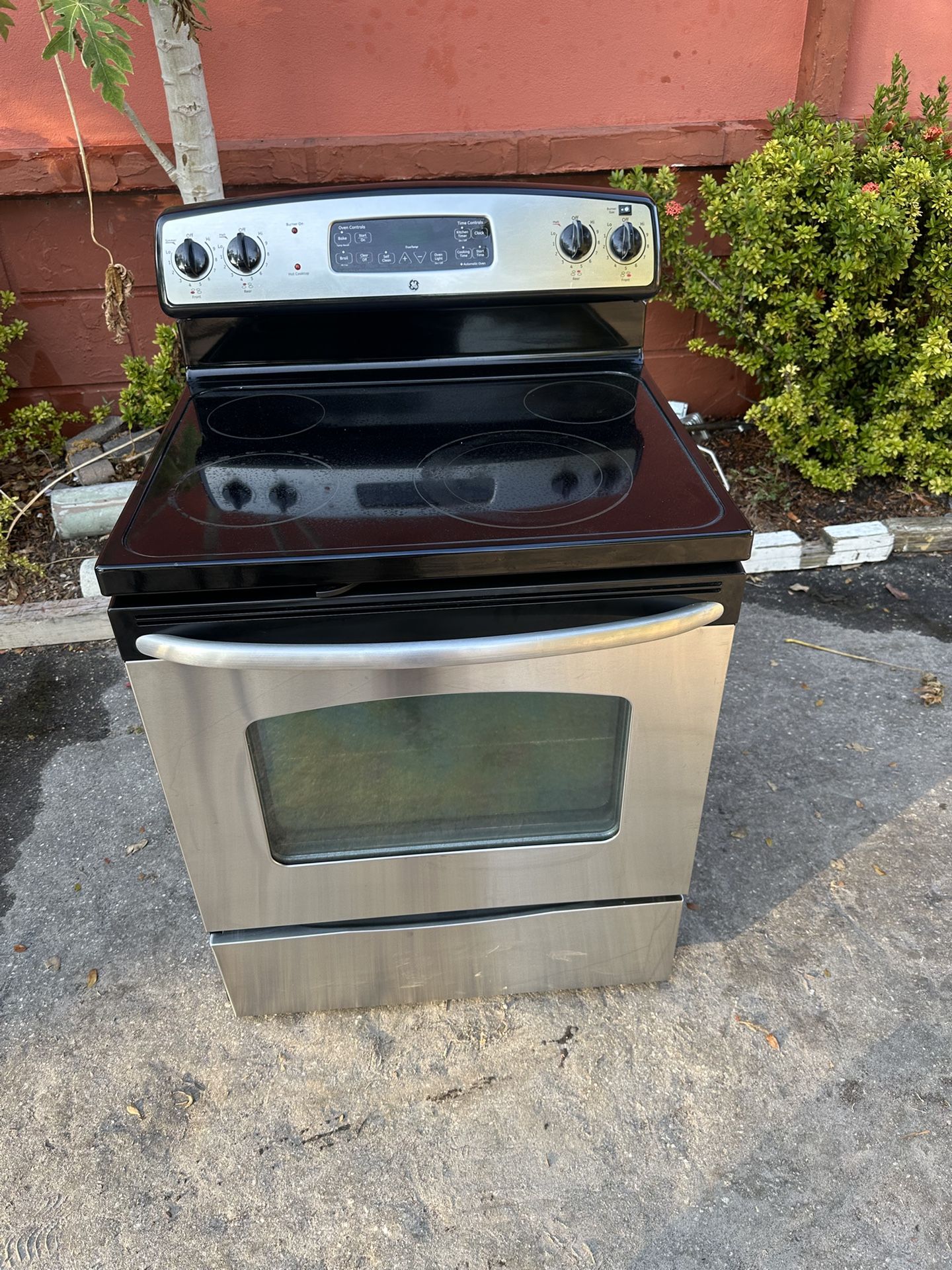 GE Stainless Steel Stove 