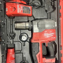 Milwaukee Fuel ProPex expansion tool/ Uponor gun