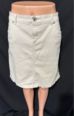 IZOD Women’s Cream Colored Denim Skirt Size 10