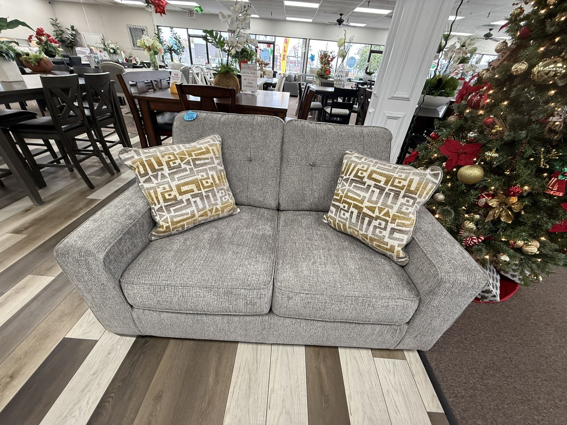 Loveseat 