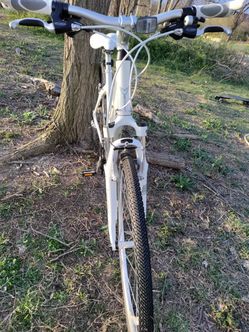 Super Lightweight* Beautiful*28*Speed* VERZA* 700 CC's* Hyper Bicycle Free Delivery