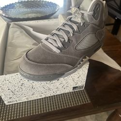 Wolf Grey Jordan 5 Retro size 13 mens