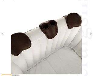 Inflatable head rest