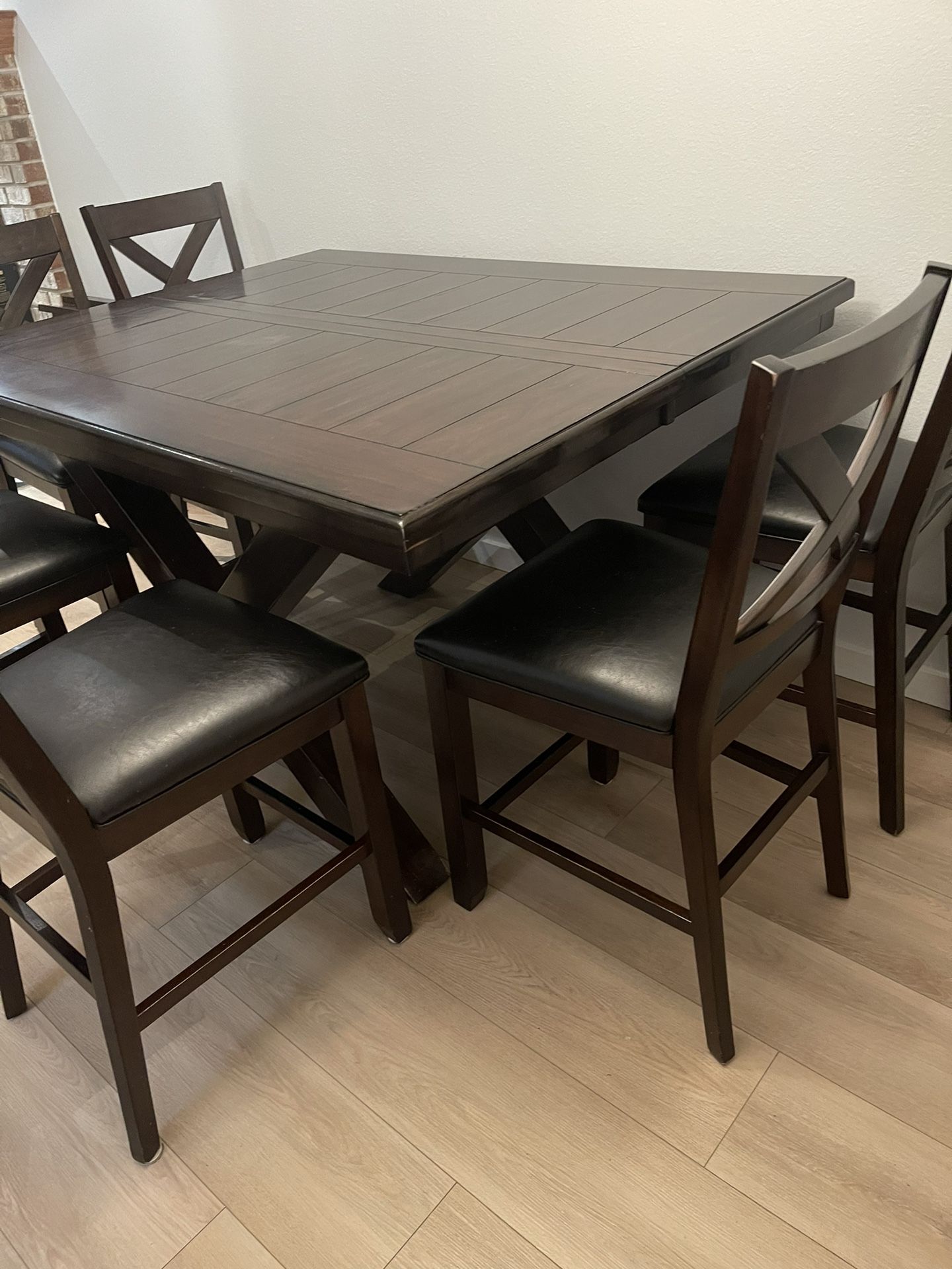 table and 6 chairs for Sale in Lynnwood, WA OfferUp